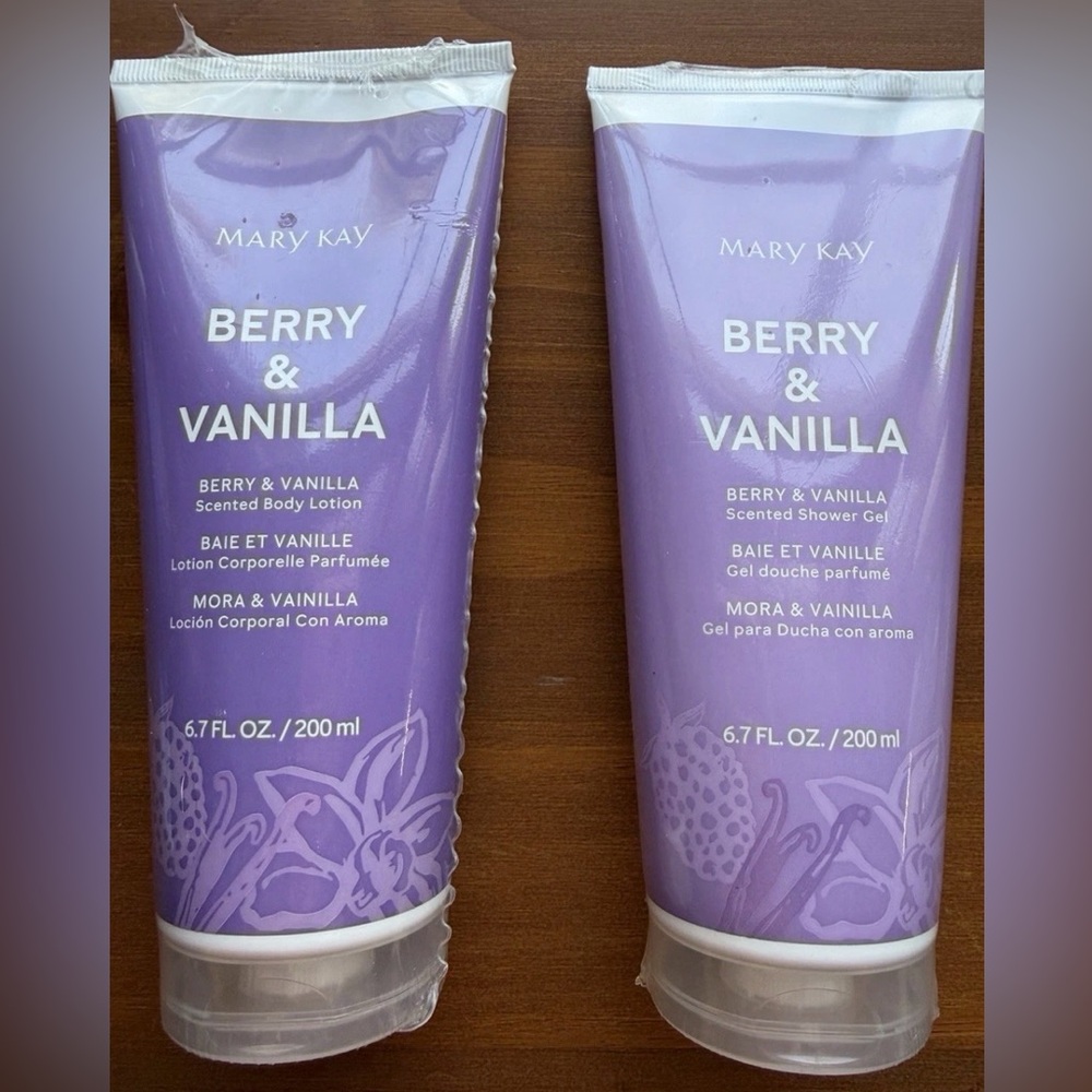 Mary Kay Berry & Vanilla Body Lotion and Shower Gel Set - Purple